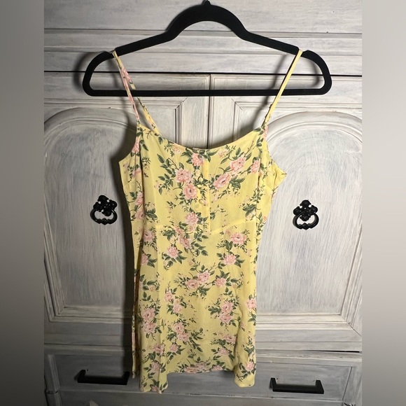 Nasty Gal Lemon Yellow Ditsy Floral Strappy Mini Dress Flirty Dainty‎ - Picture 5 of 9